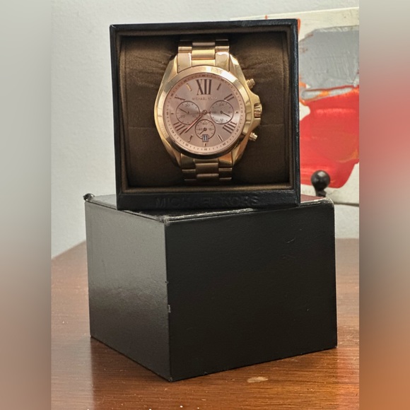 Michael Kors Women’s rose gold tone Bradshaw Watch - Picture 2 of 5